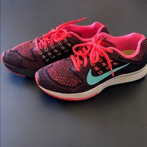 Nike zoom structure 18